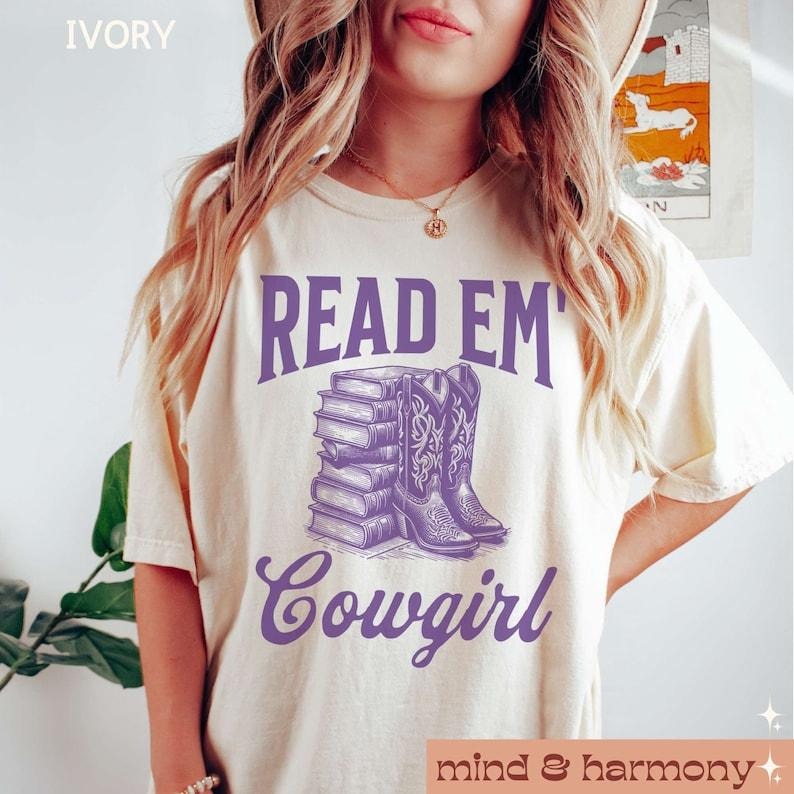 Read Em Cowgirl Shirt Western Country Girl Cowboy Romance Acotar T-Shirts