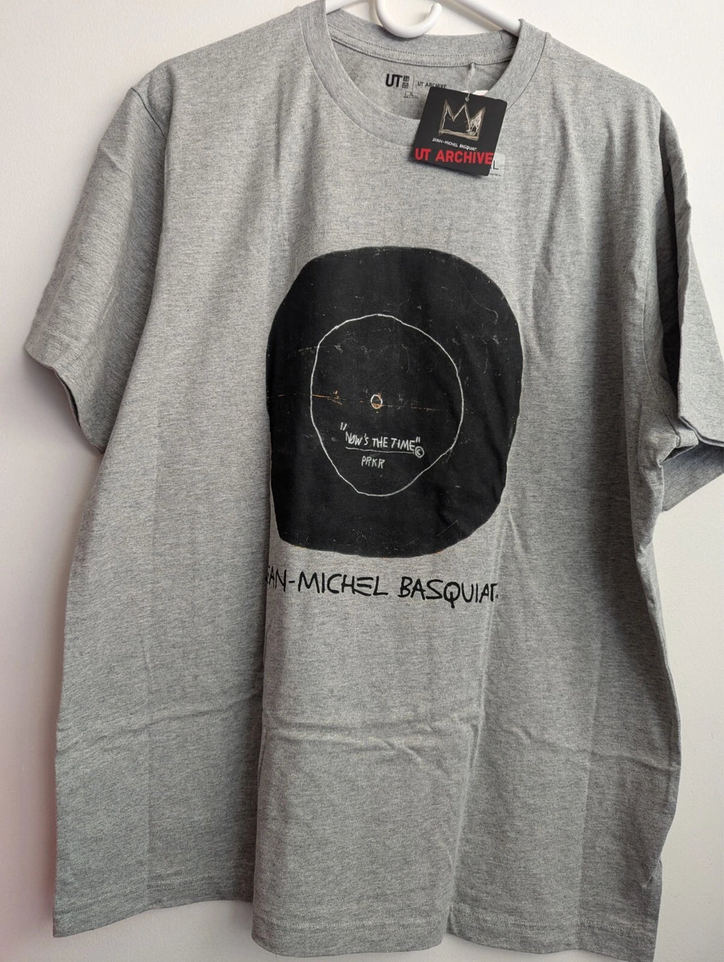 UNIQLO JEAN-MICHEL BASQUIAT "NOW'S THE TIME" MEN'S GRAY TSHIRT - X-LARGE