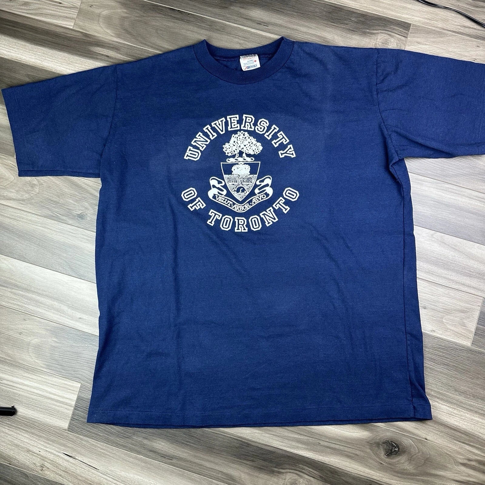 Vintage 90s University of Toronto T-Shirt Brooks Size XL Made In Canada Rare