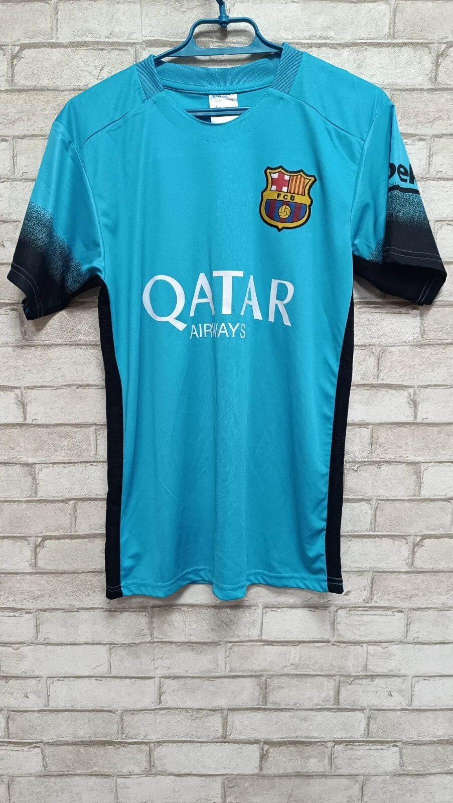 FC Barcelona 2015 Suarez Fan T-Shirt Attributes Size XS