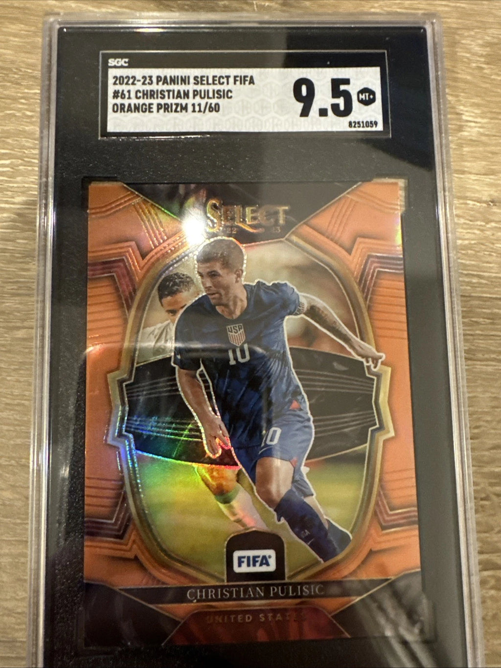 2022-23 Panini Select FIFA Terrace Christian Pulisic #61 Orange Prizm /60
