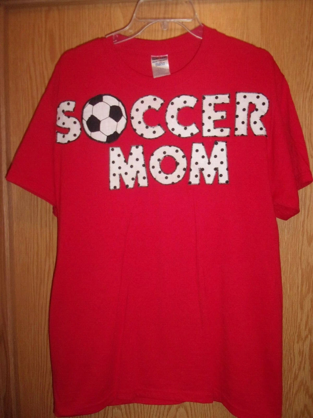 SOCCER MOM red L t shirt
