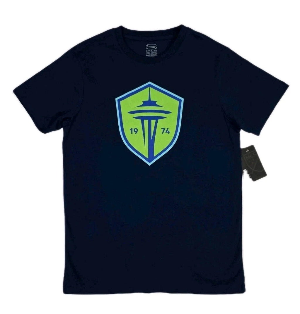 Stadium Essentials SEATTLE SOUNDERS 1974 Soccer MLS Men Navy Blue T-Shirt M NWT