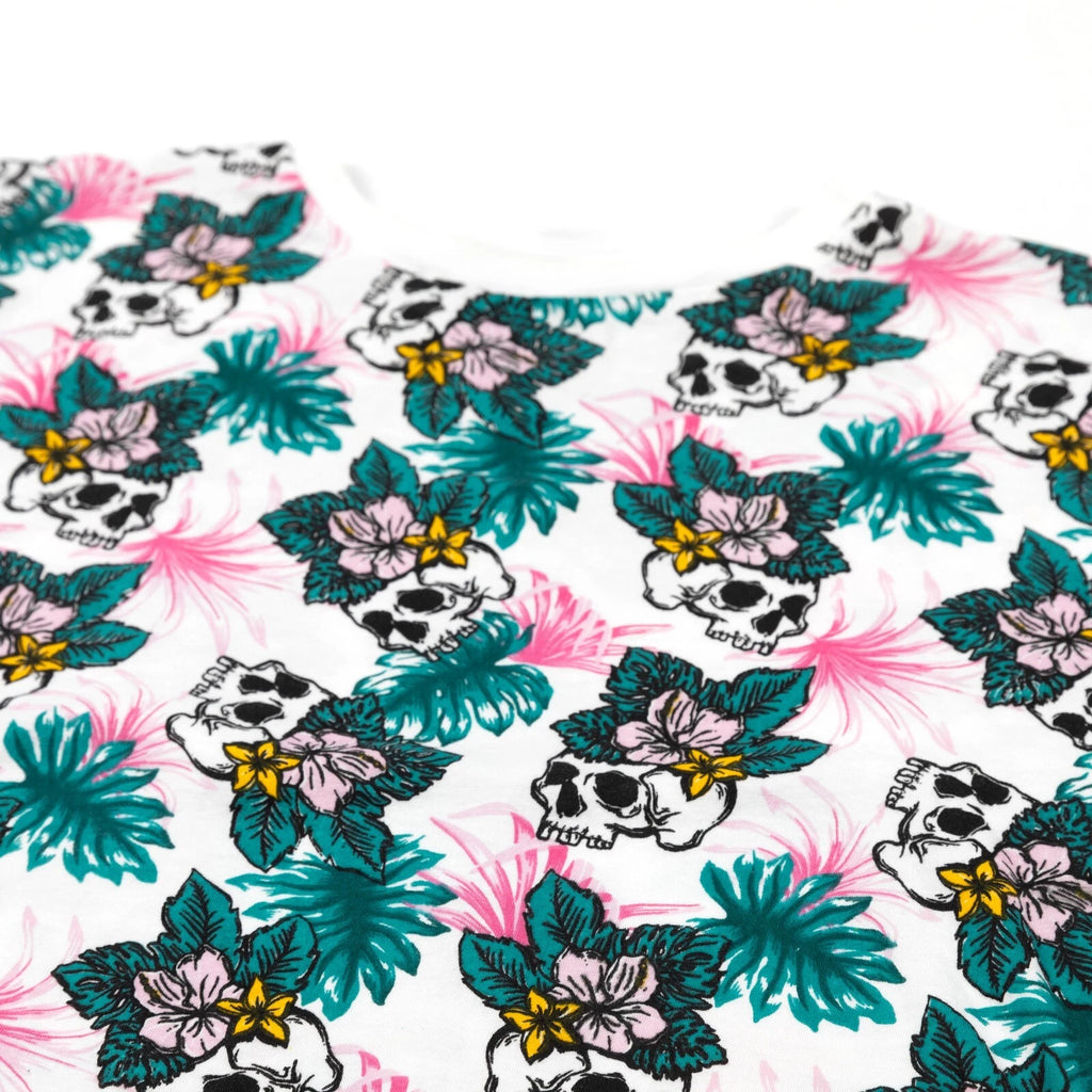 WXYZ Short Sleeve Floral Skulls Crewneck Patterned T Shirt Large -- Fits Small