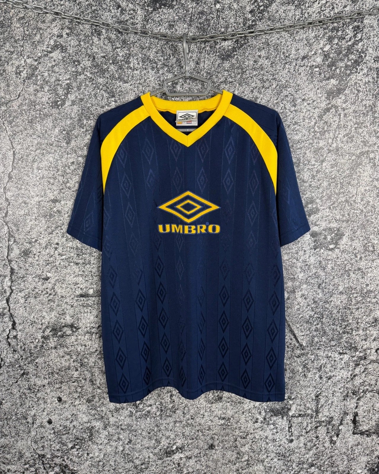 Men’s UMBRO Vintage Monogram Soccer T-Shirt Short Sleeve Jersey Size L