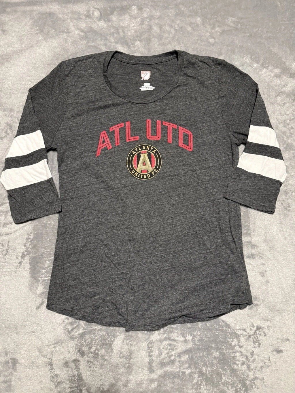 Atlanta United Raglan 3/4 sleeve Gray shirt Size Medium