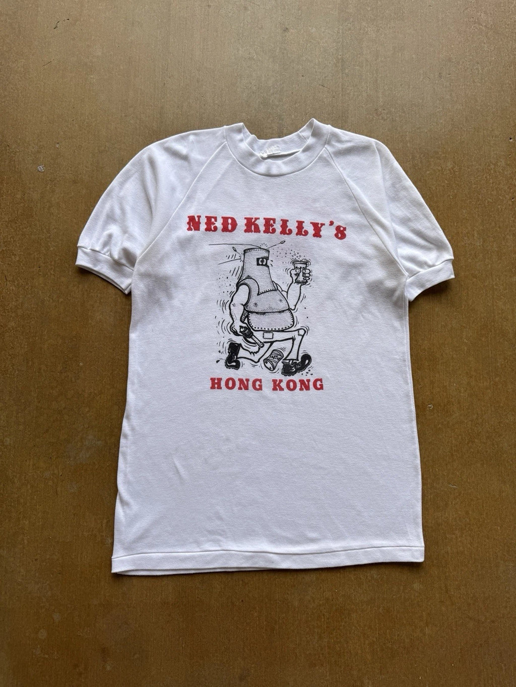 VTG 70s Ned Kelly’s Jazz Pub Hong Kong Outlaw Beer Hand Gun Souvenir T-Shirt M