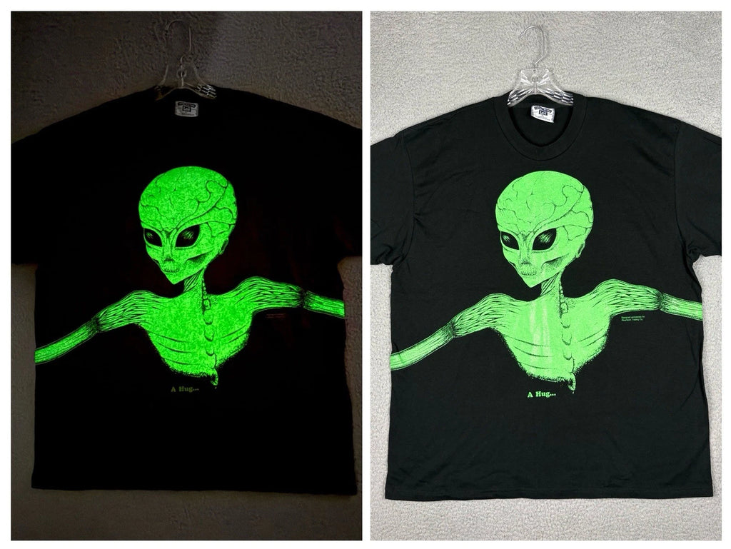 Vtg Lee Alien Wrap Around T-shirt Men’s XL Glow In the Dark 90s Rivertown Trade