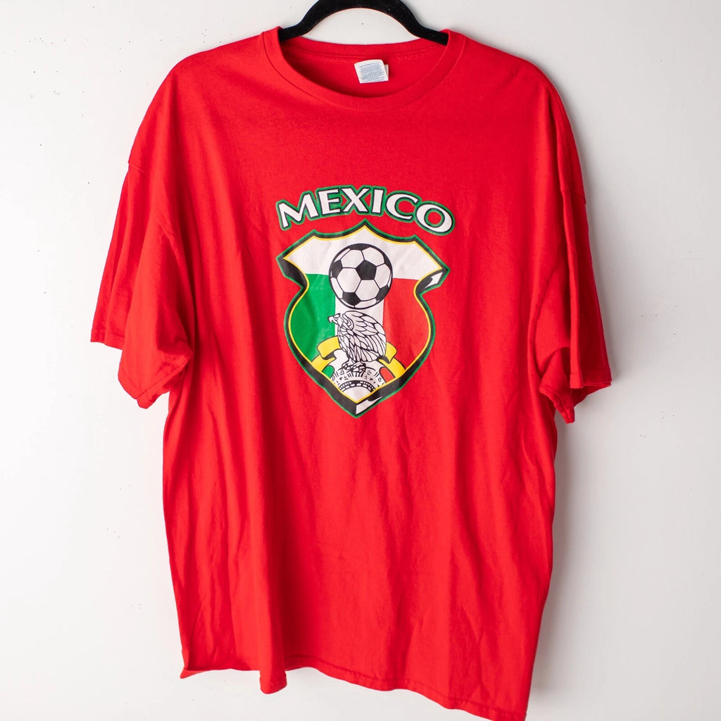 Mexico Shield Mexican Flag Crest Brown Pride Soccer Olympics Red T-Shirt 2XL