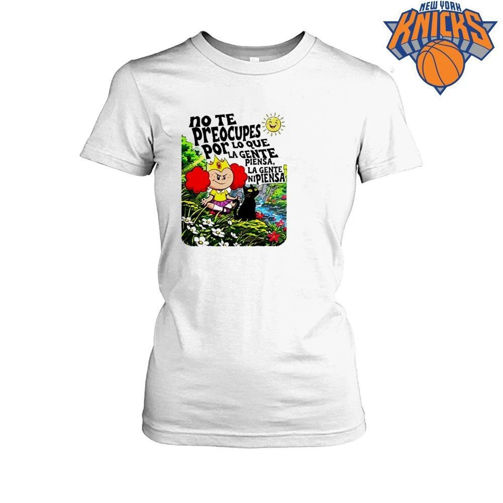 No Te Preocupes Por Lo Que La Gente Piensa La Gente Ni Piensa Spanish Quote Princess and Black Cat Shirt